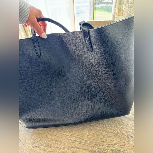 VS Tote. Brand new with tags! Black. Very cute! - Picture 7 of 7